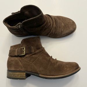 Earth Brown Tan Suede Leather Avani Billings Ankle Boots Booties Warm Taupe 8.5